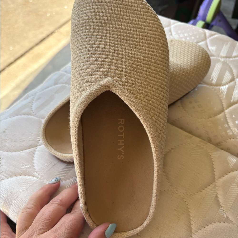 Rothy's Women's Cream clogs